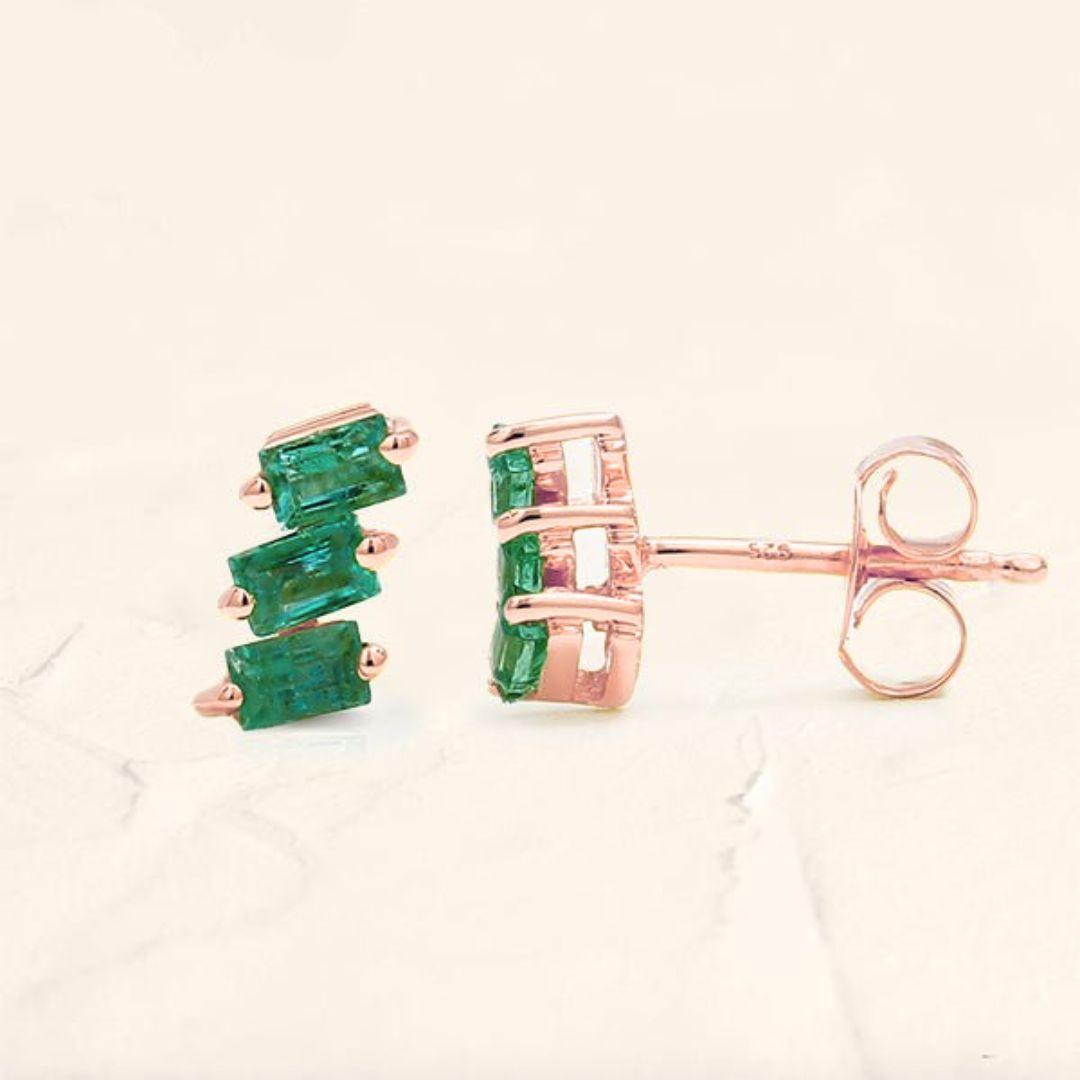 Boucles d'oreilles asymétriques Jivane en émeraude or rose