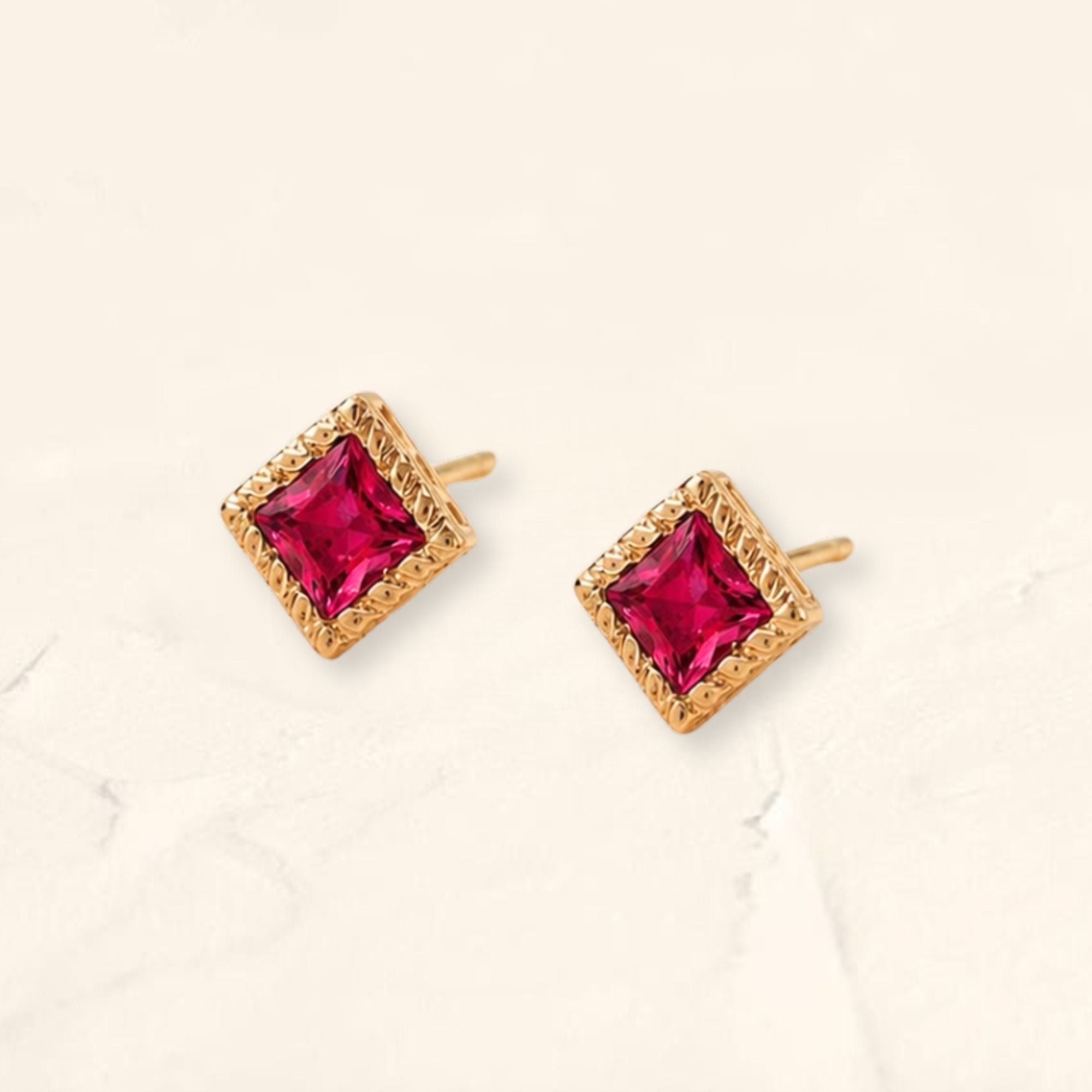 Boucles d'oreilles Indrani rubis en or jaune 18 carats