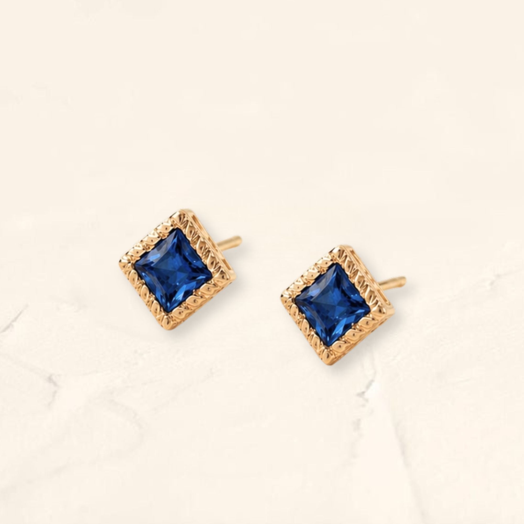 Boucles d'oreilles Indrani saphir en or jaune 18 carats