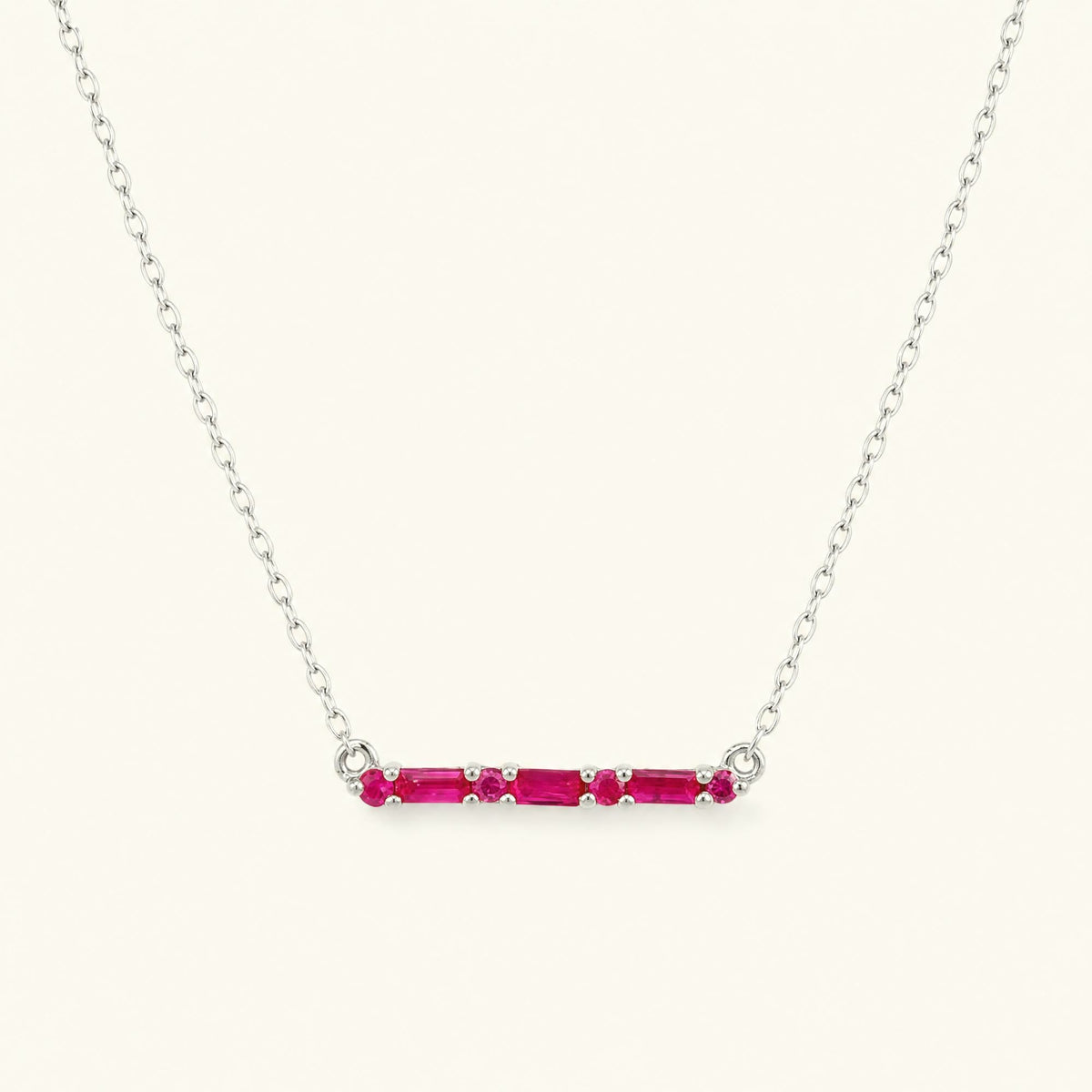 Collier Bhagya rubis géométrique baguette or blanc
