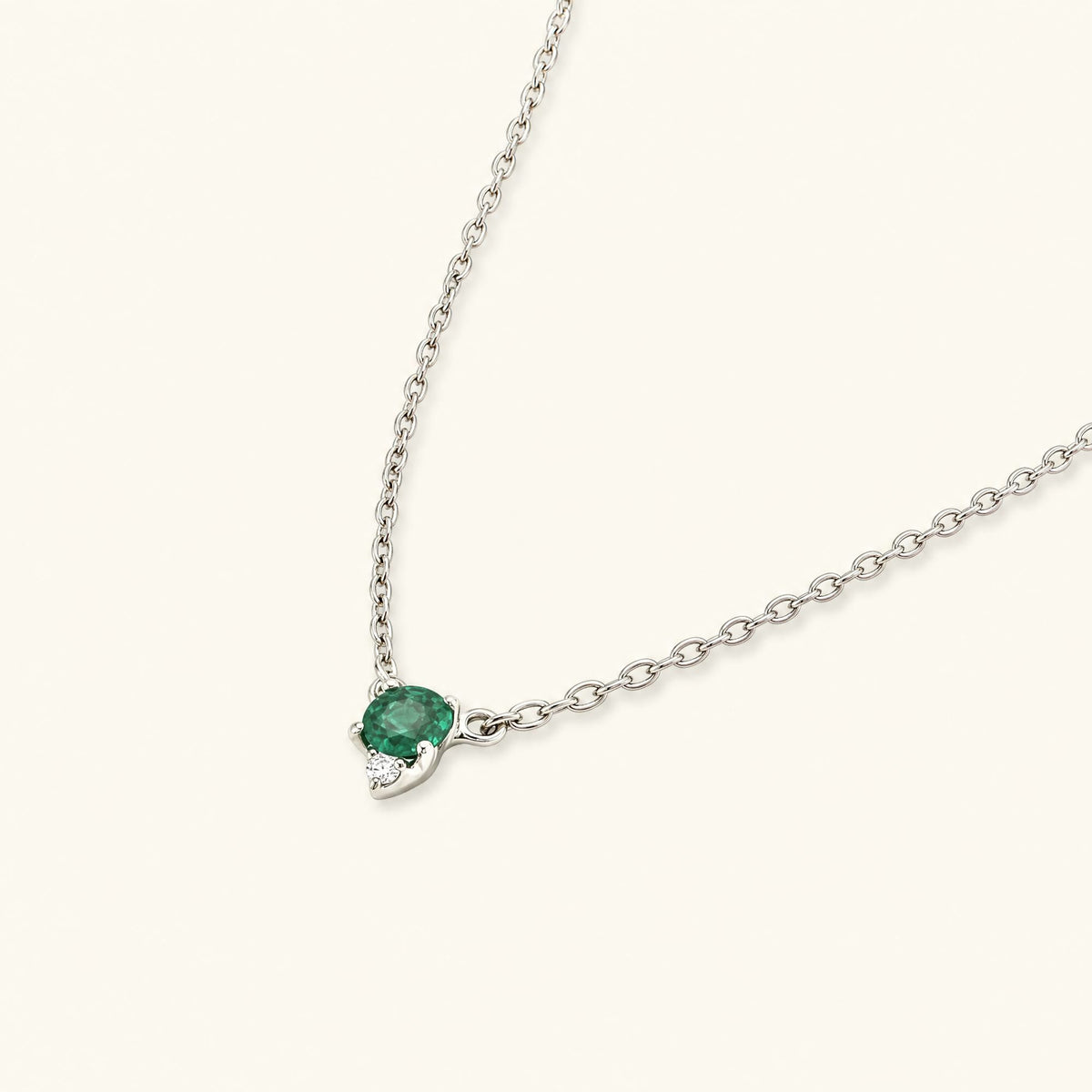 collier devi en emeraude et diamant or blanc