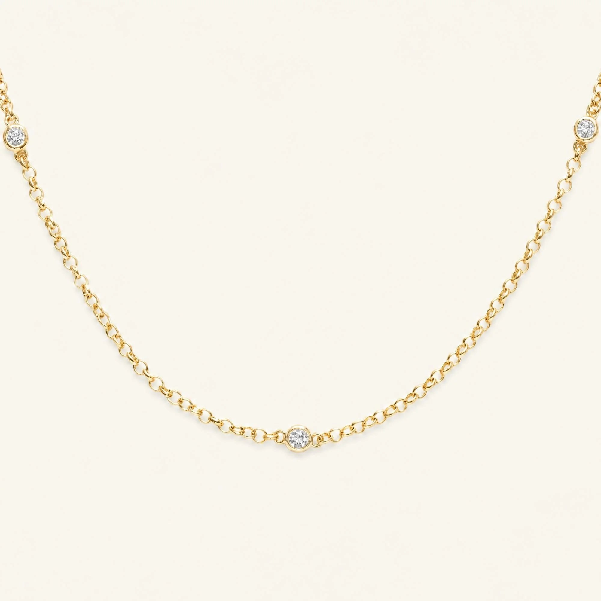 Collier diamant or jaune 18 carats Asonya, ras de cou chaîne fine et 3 diamants sertis clos
