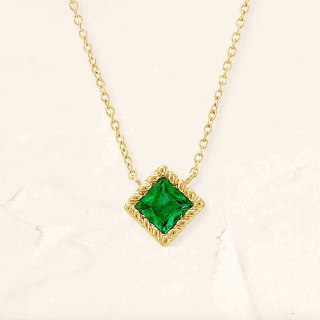princess-cut emerald yellow gold pendant