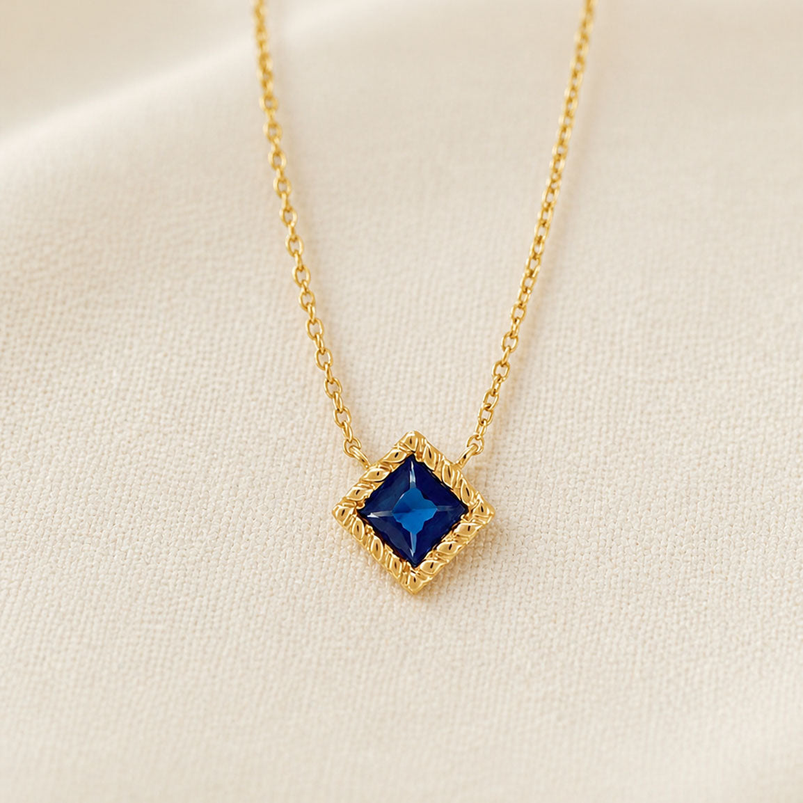collier saphir losange Indrani