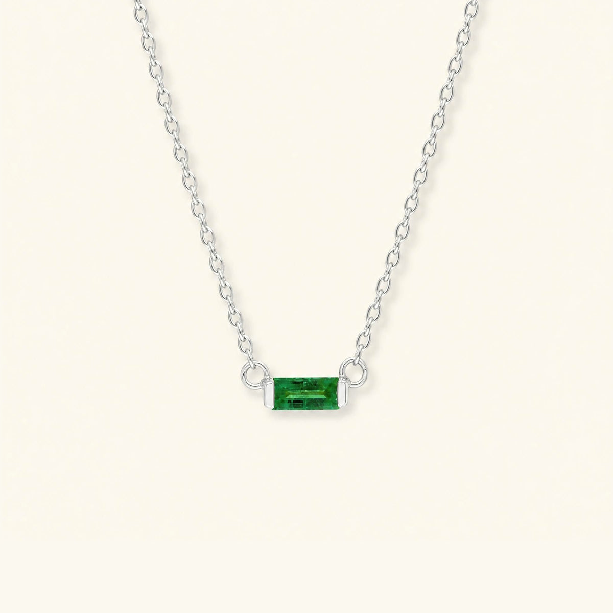 Collier baguette Shanti emeraude en or blanc