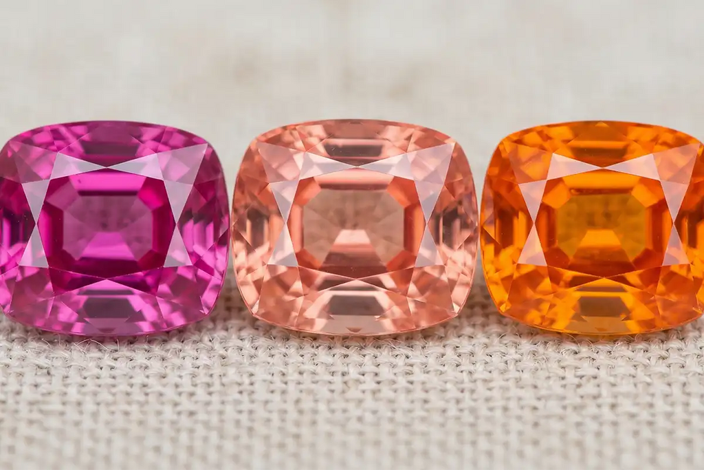 Comparaison couleurs : saphir rose, saphir padparadscha, saphir orange