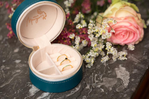 Écrin Mayuri avec chamoisine pour l'entretien des bijoux en vermeil