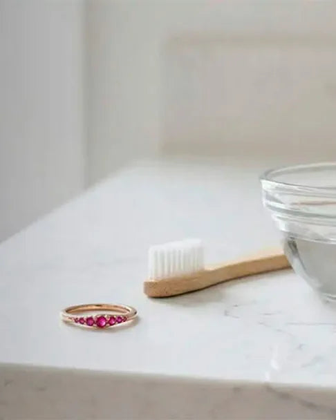 Comment entretenir un bijou en rubis: le guide complet