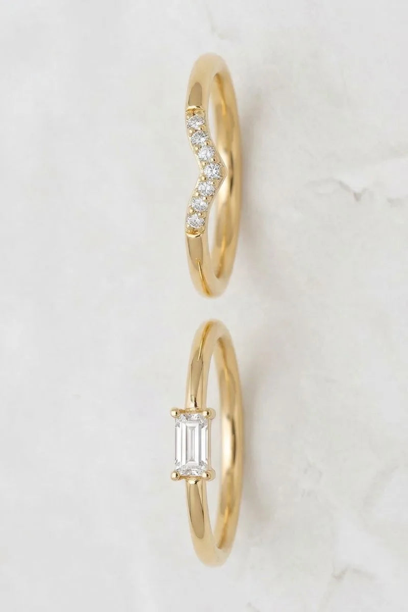 Bague solitaire diamant et alliance pavée diamants en or jaune 18 carats
