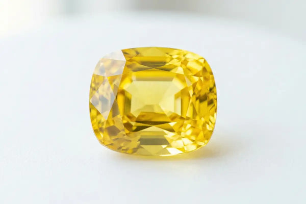 Saphir jaune : vertus, symbolisme et tradition védique