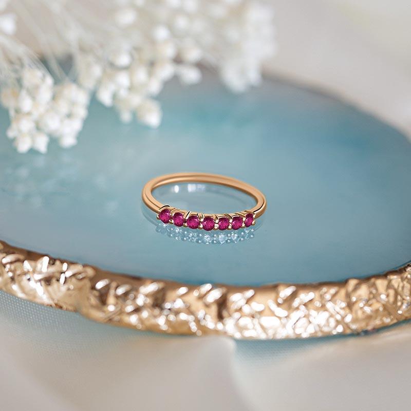 Anillo Vadha de oro rosa engastado con rubíes