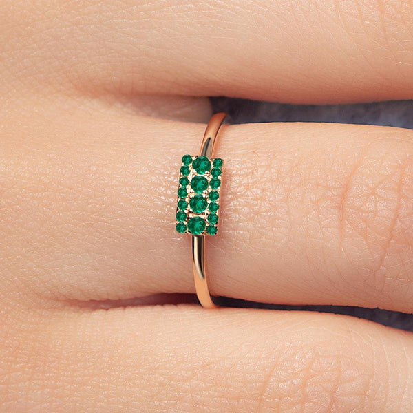 Bague rectangulaire Sapna XL en émeraude