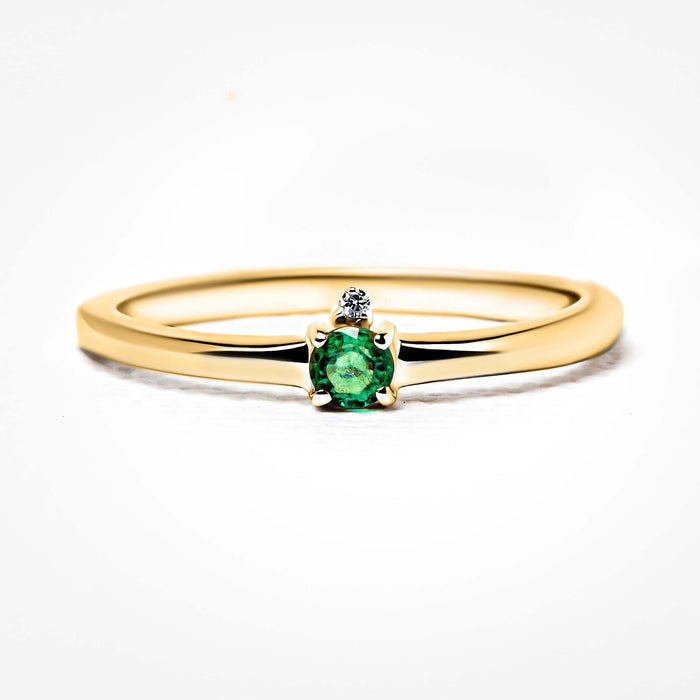 Devi emerald and diamond ring