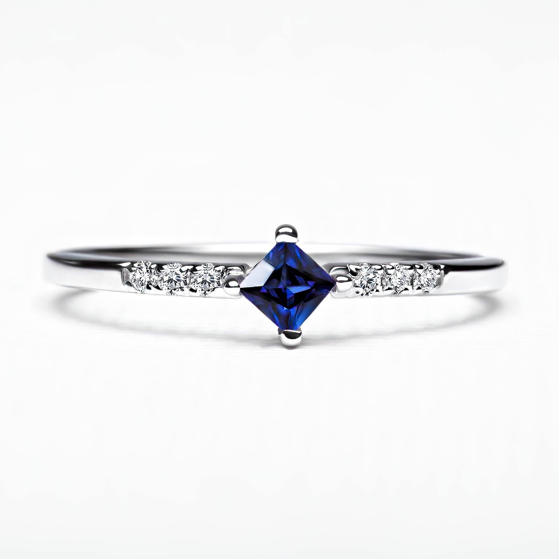 anillo kali Zafiro engastado de diamantes azules y blancos en plata