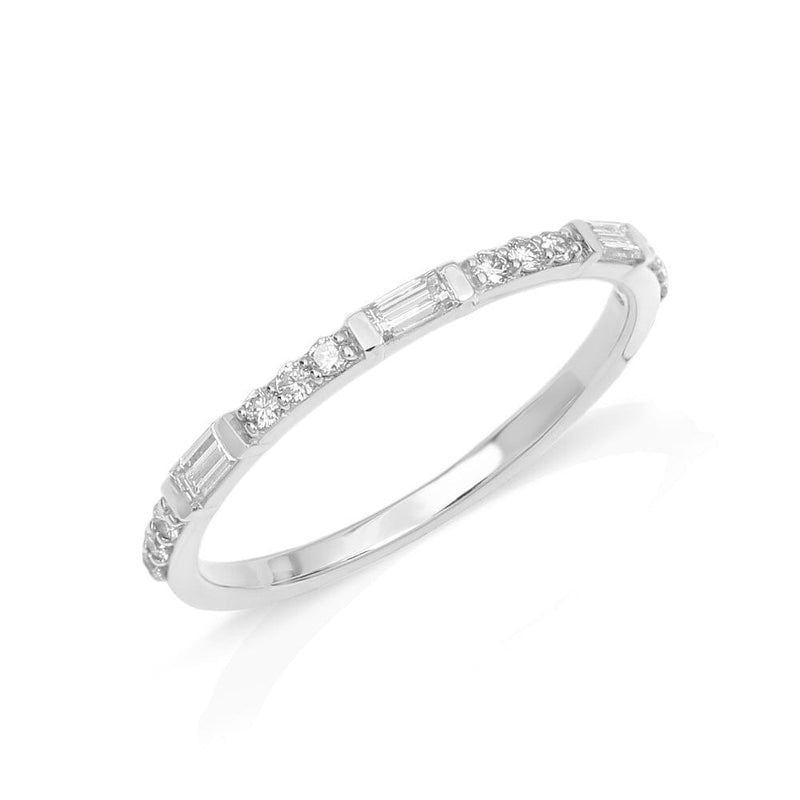 Semi eternity baguette ring with round diamond in 18 ct white gold
