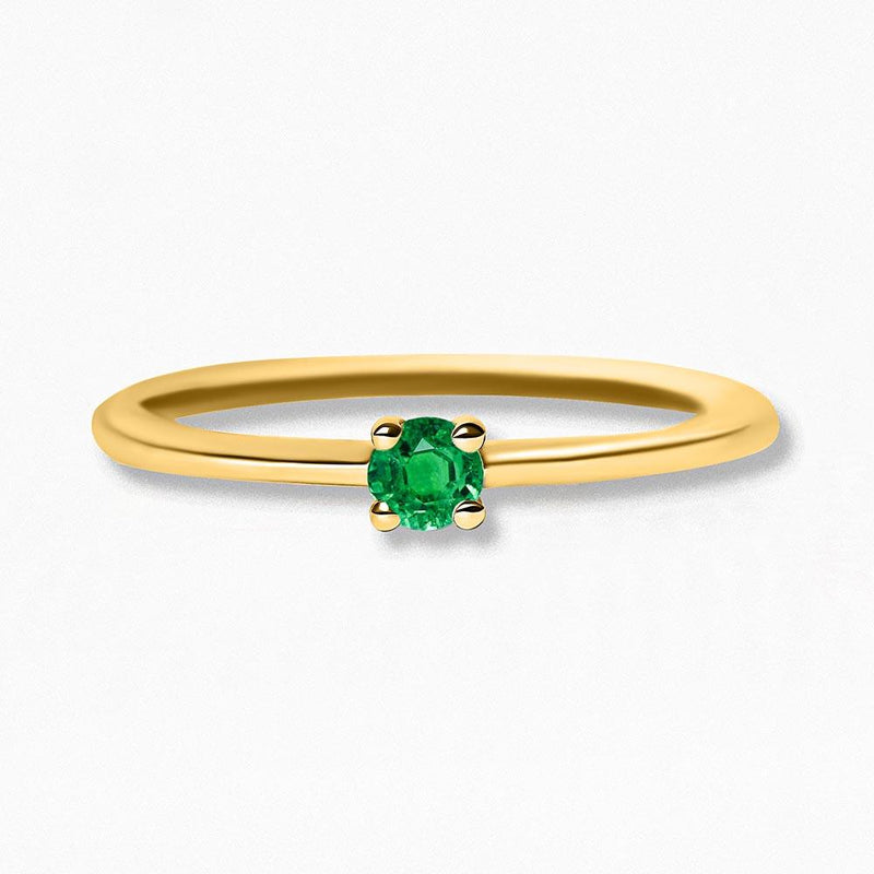 Yellow gold Saral ring set with an emerald
