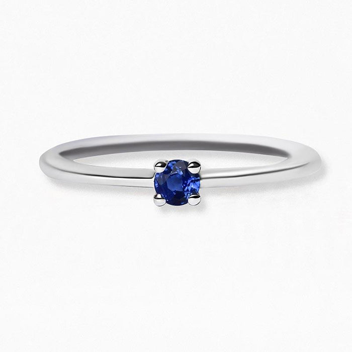 Saral ring in white gold set with a sapphire