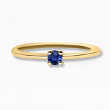 Yellow gold Saral ring set with a sapphire