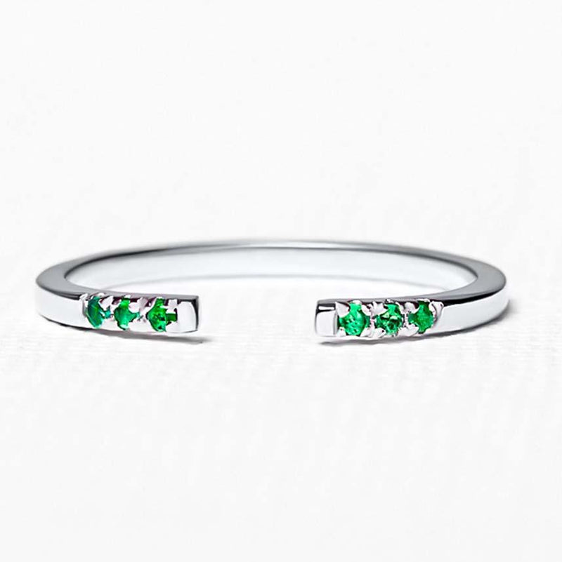 Fine Veda silver and emerald ring